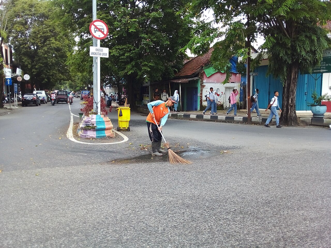 Pengelolaan sampah kalomdol